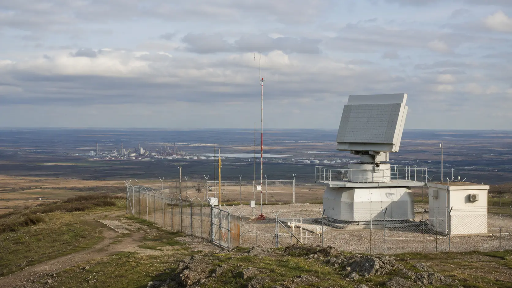 The long-range layer establishes an early track