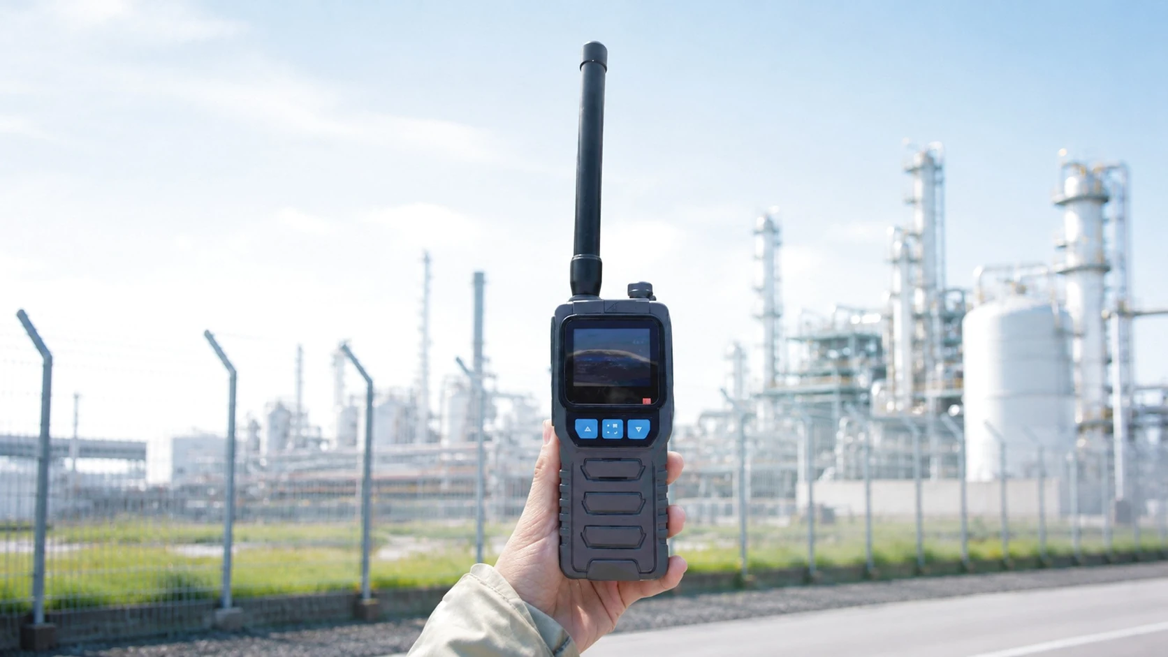 A wearable detector warns of familiar radio signals